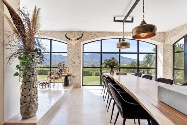 4 soverom Villa til salgs i Alhaurín el Grande med svømmebasseng garasje - € 1 795 000 (Ref: 8713834)