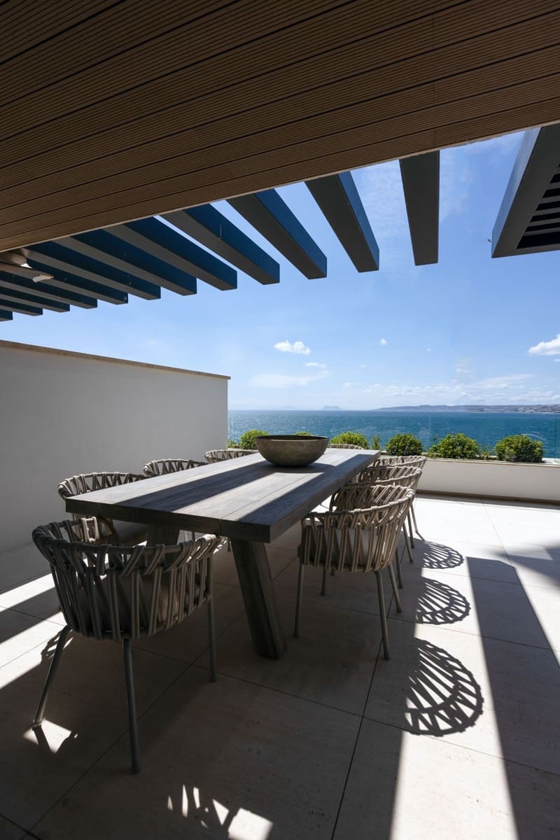 Chalet de 3 habitaciones en Estepona en venta con piscina garaje - 2.310.000 € (Ref: 8806728)