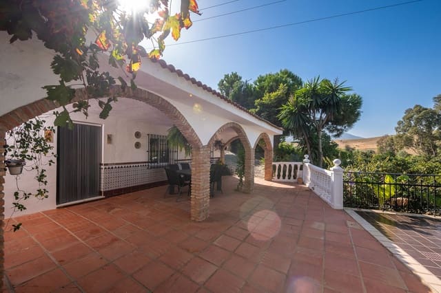 4 soveværelse Finca/Landehus til salg i Alhaurín de la Torre med swimmingpool garage - € 559.000 (Ref: 8851143)