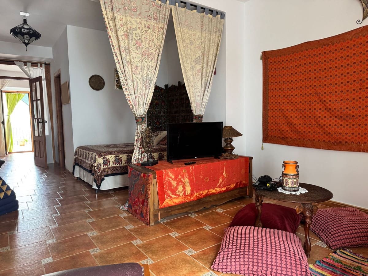 4 bedroom Townhouse for sale in Alora - € 399,000 (Ref: 9064576)