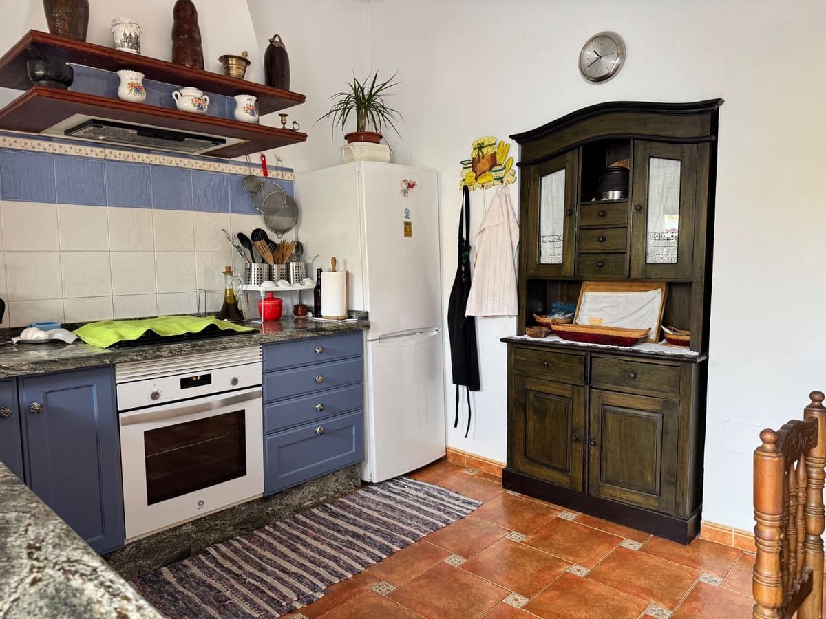 4 makuuhuone Omakotitalo myytävänä paikassa Alora - 399 000 € (Ref: 9064576)