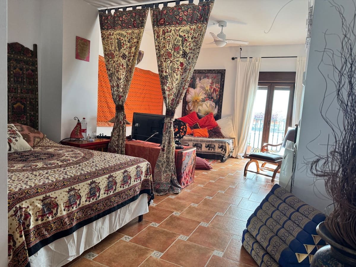 4 bedroom Townhouse for sale in Alora - € 399,000 (Ref: 9064576)