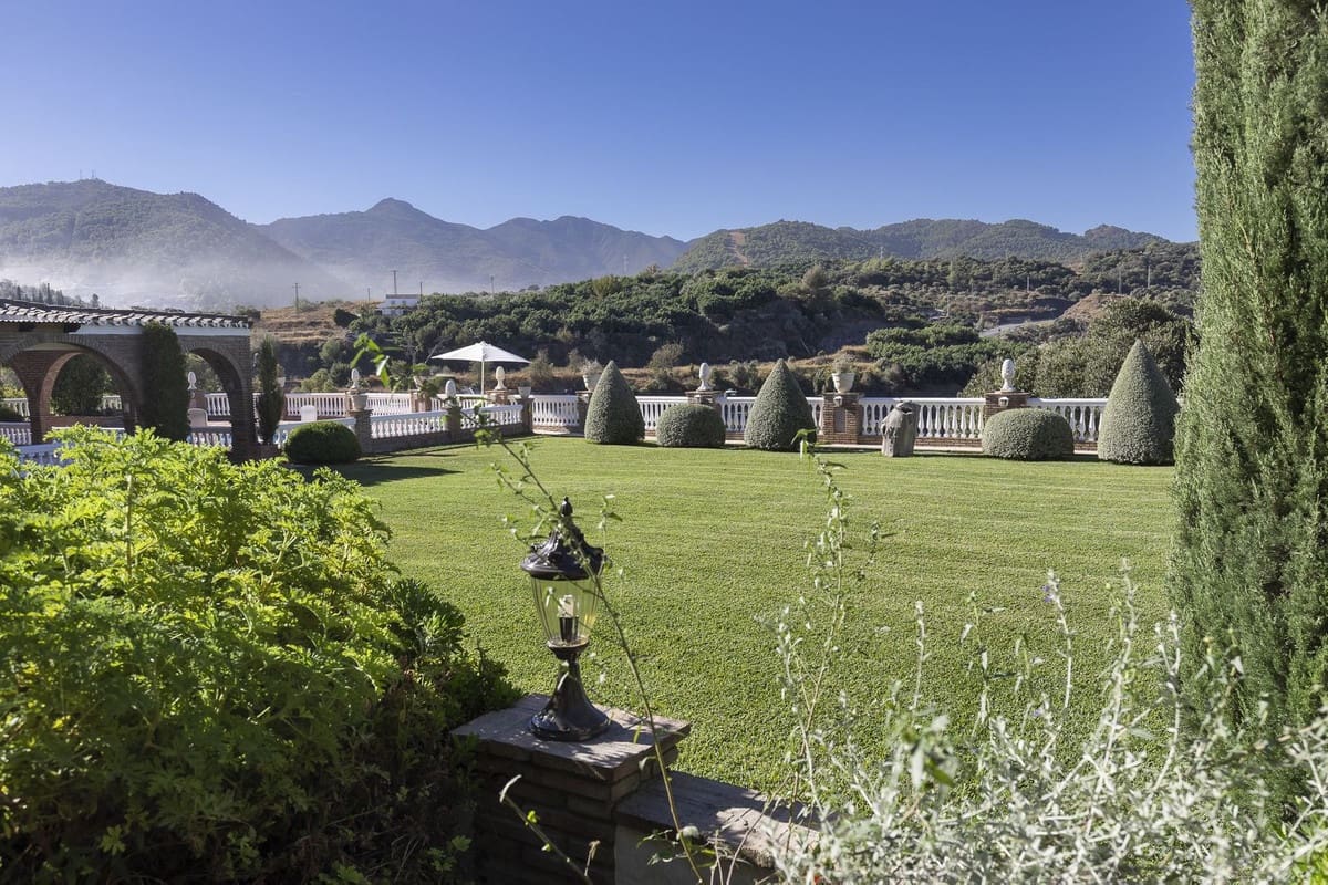 4 camera da letto Finca/Casa di Campagna in vendita in Coin con piscina garage - 950.000 € (Rif: 9348039)