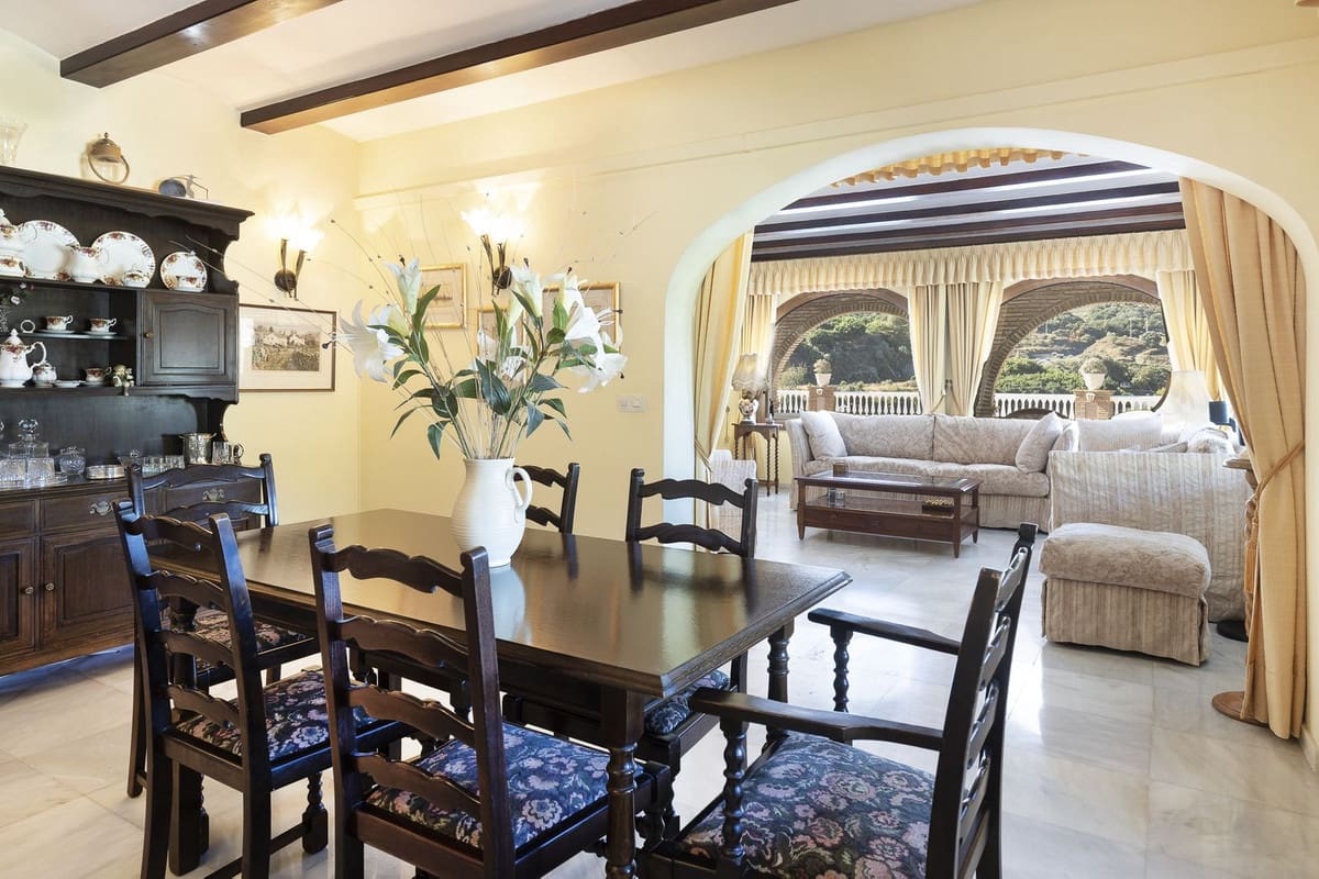 4 camera da letto Finca/Casa di Campagna in vendita in Coin con piscina garage - 950.000 € (Rif: 9348039)