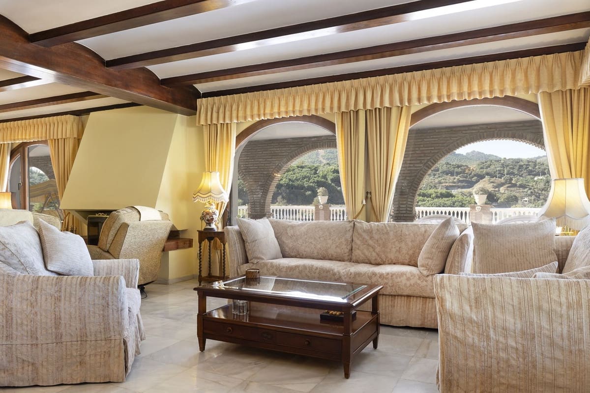 4 camera da letto Finca/Casa di Campagna in vendita in Coin con piscina garage - 950.000 € (Rif: 9348039)