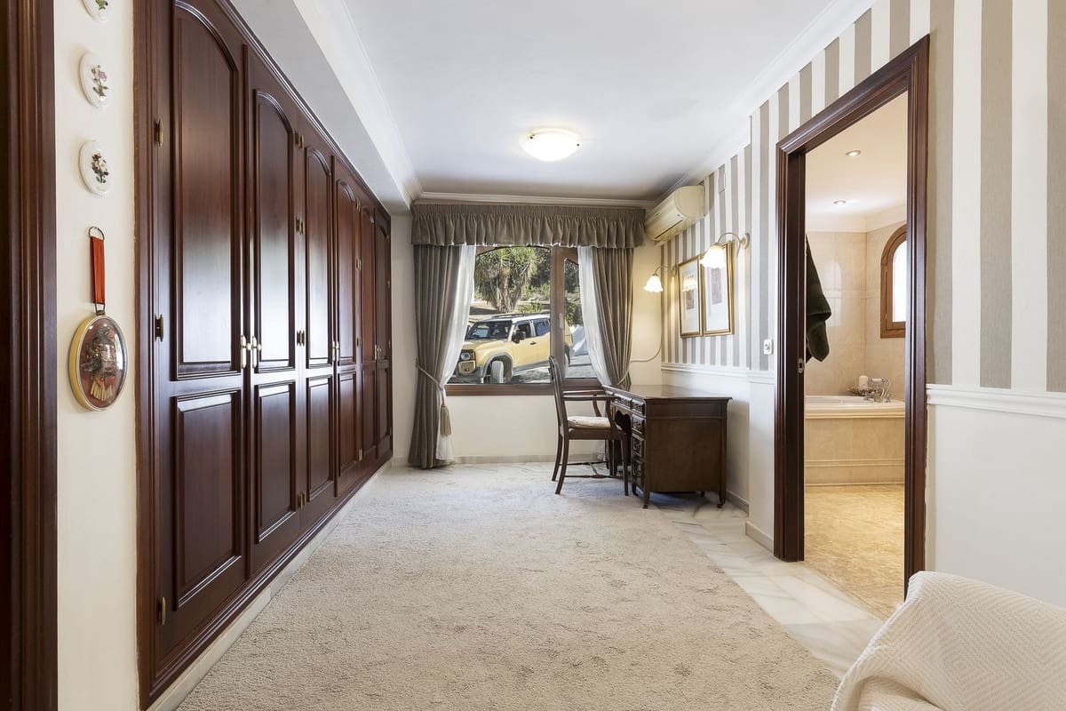 4 camera da letto Finca/Casa di Campagna in vendita in Coin con piscina garage - 950.000 € (Rif: 9348039)