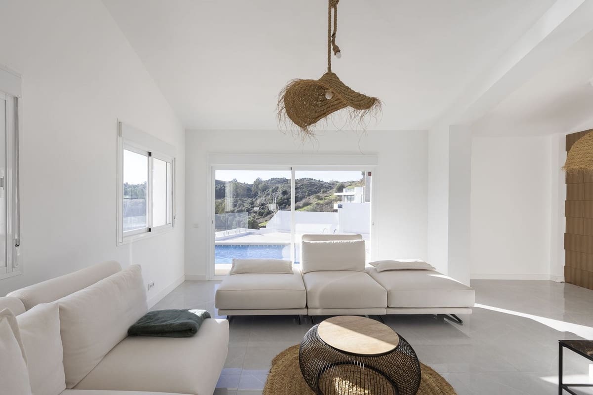 3 bedroom Villa for sale in Mijas with pool garage - € 949,000 (Ref: 9425378)