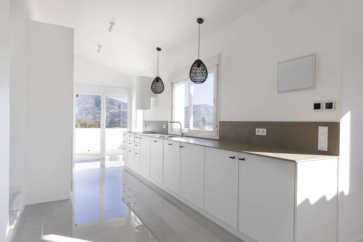 3 bedroom Villa for sale in Mijas with pool garage - € 949,000 (Ref: 9425378)