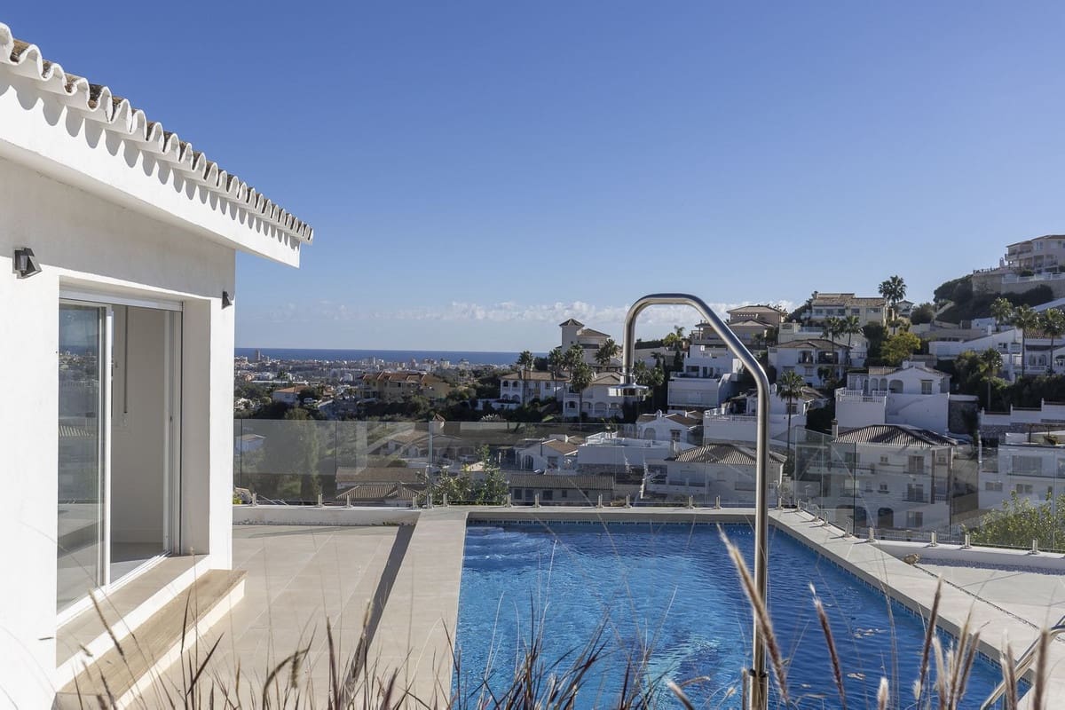 3 bedroom Villa for sale in Mijas with pool garage - € 949,000 (Ref: 9425378)