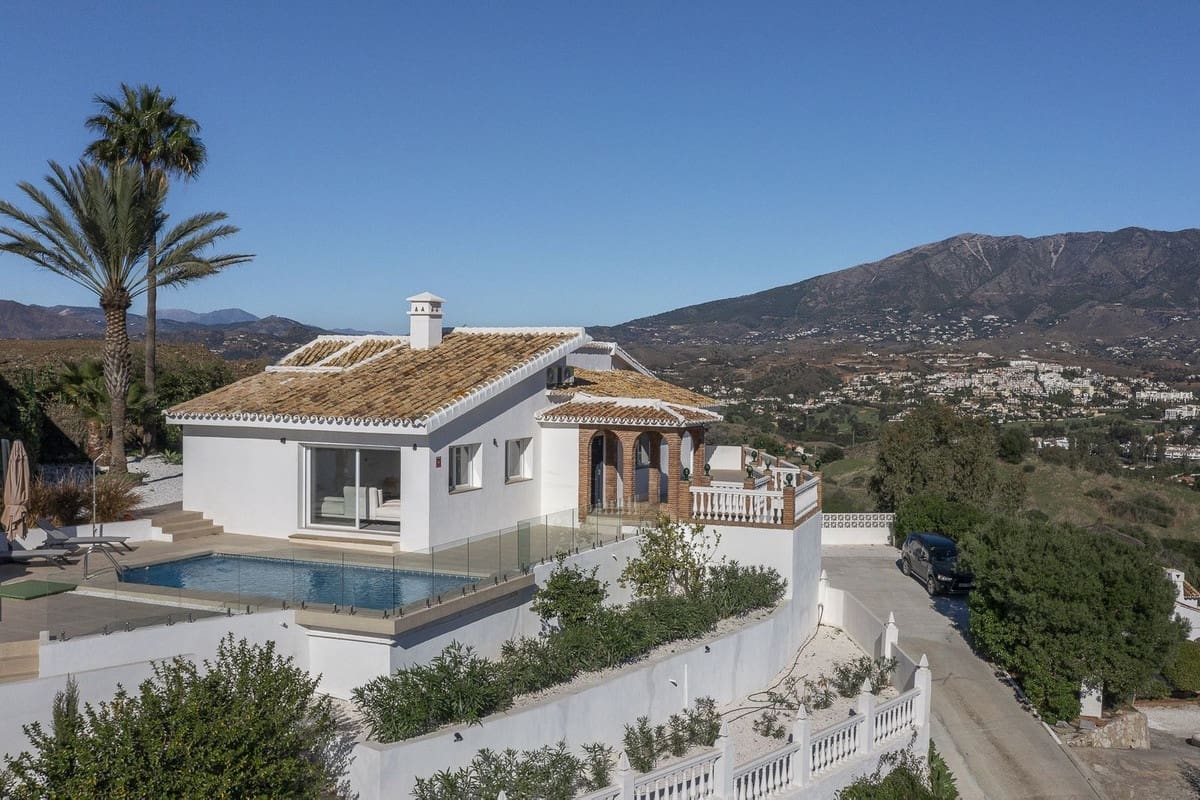 3 bedroom Villa for sale in Mijas with pool garage - € 949,000 (Ref: 9425378)