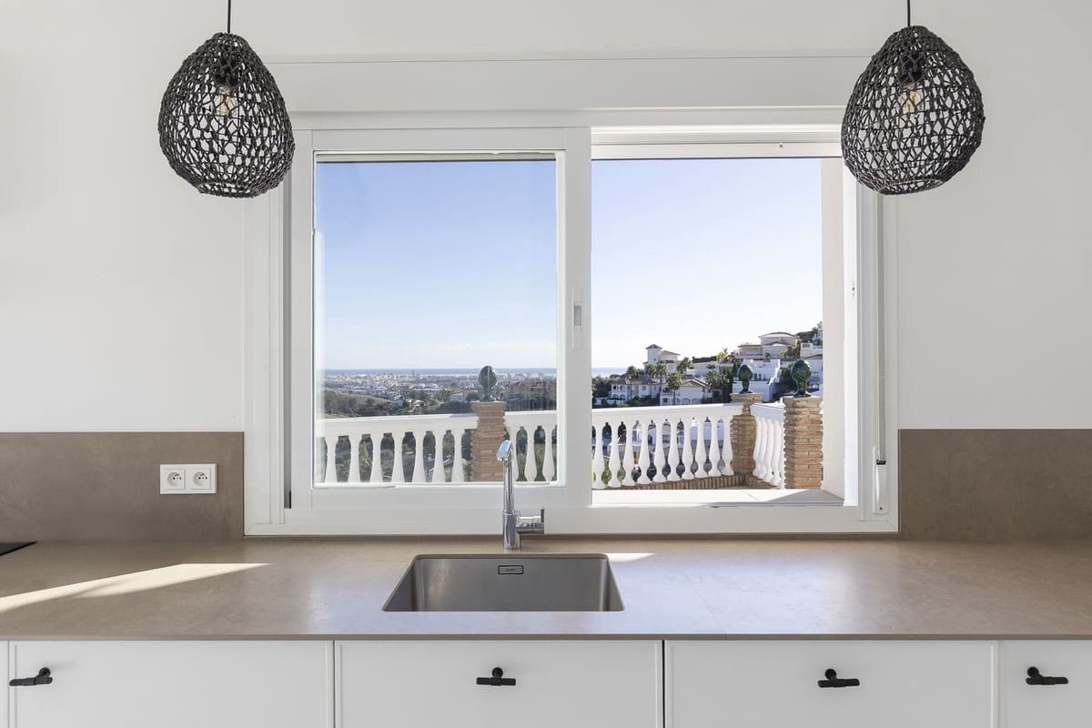 3 bedroom Villa for sale in Mijas with pool garage - € 949,000 (Ref: 9425378)