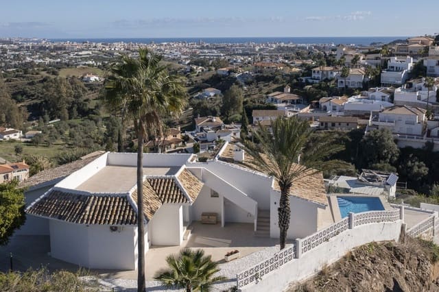 3 soveværelse Villa til salg i Mijas med swimmingpool garage - € 949.000 (Ref: 9425378)