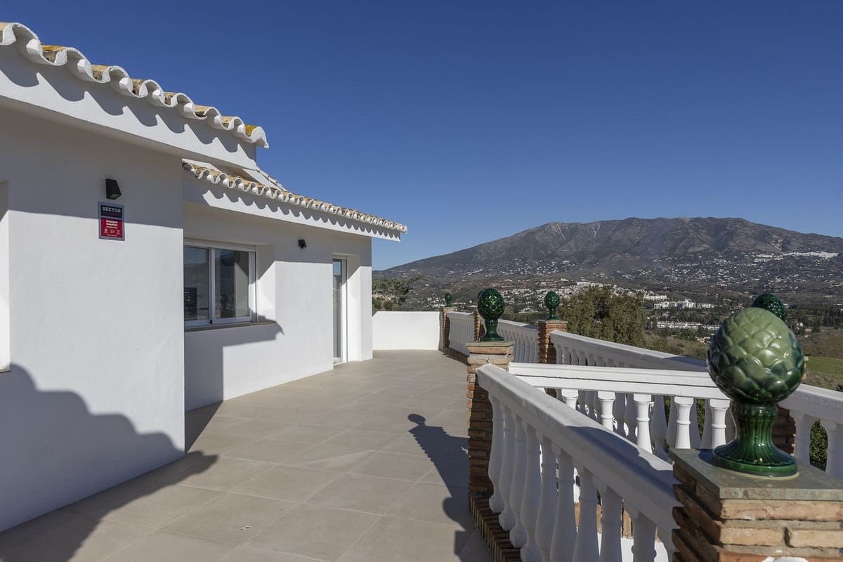 3 bedroom Villa for sale in Mijas with pool garage - € 949,000 (Ref: 9425378)