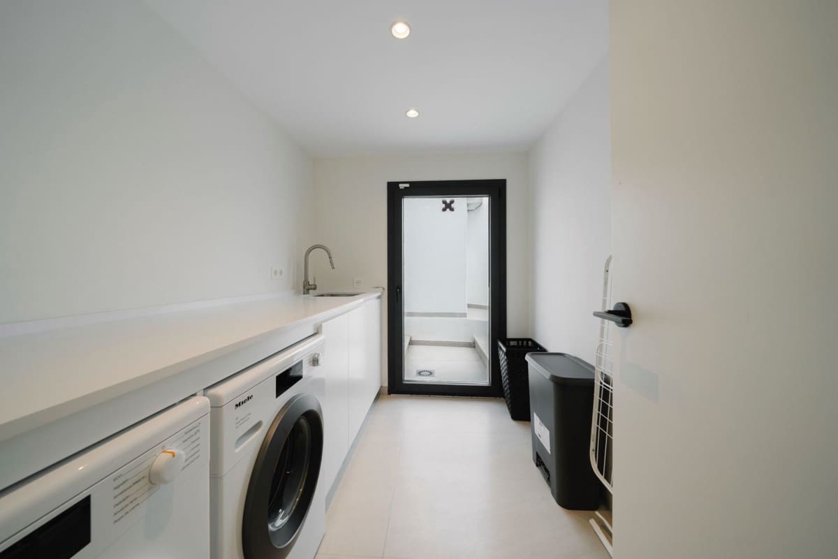 5 makuuhuone Huvila myytävänä paikassa San Pedro de Alcantara mukana uima-altaan 
autotalli - 2 500 000 € (Ref: 9443065)