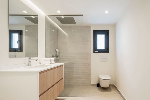 5 makuuhuone Huvila myytävänä paikassa San Pedro de Alcantara, Marbella mukana uima-altaan 
autotalli - 2 500 000 € (Ref: 9443065)