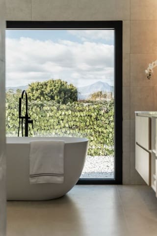 5 makuuhuone Huvila myytävänä paikassa San Pedro de Alcantara, Marbella mukana uima-altaan 
autotalli - 2 500 000 € (Ref: 9443065)