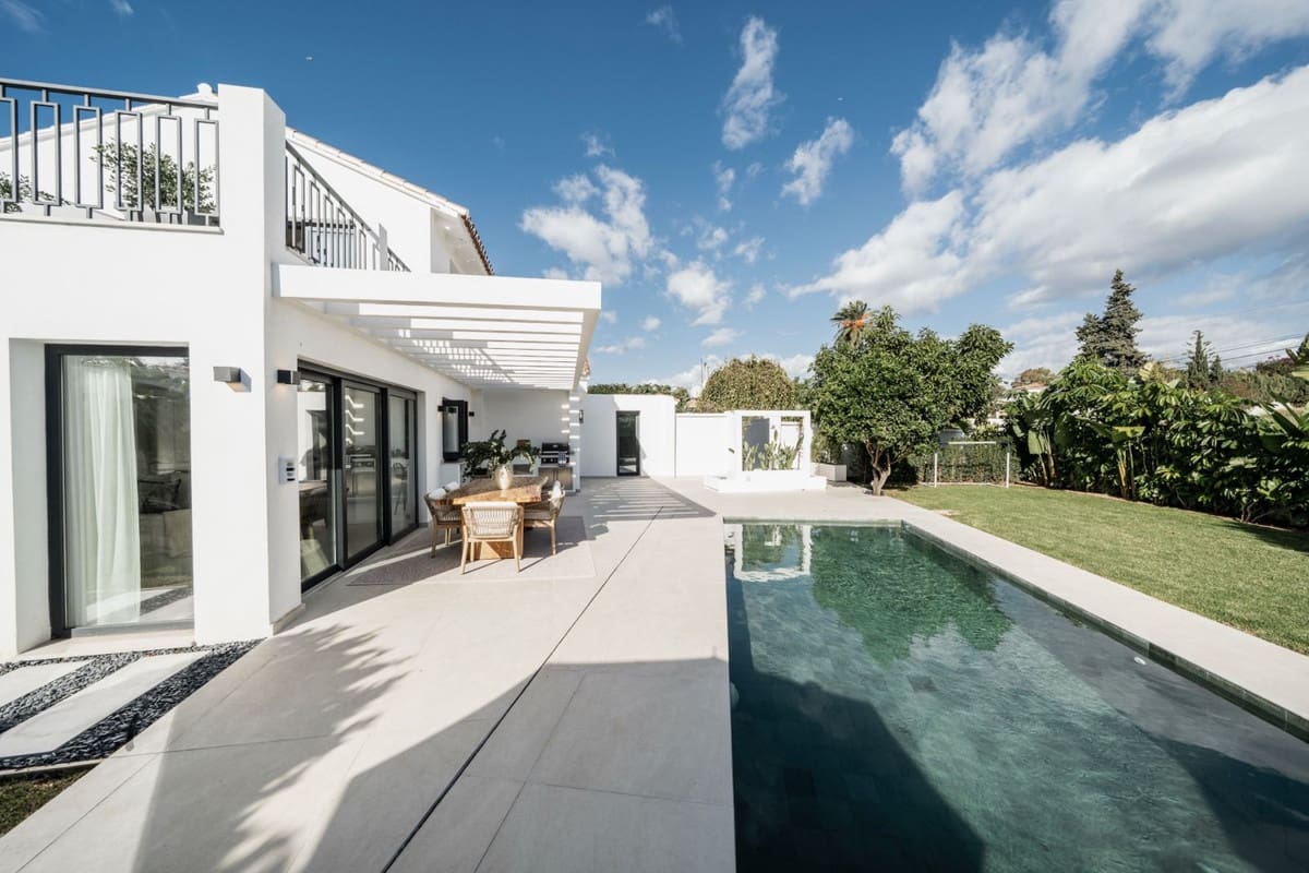 5 sypialnia Willa na sprzedaż w San Pedro de Alcantara z basenem garażem - 2 500 000 € (Ref: 9443065)
