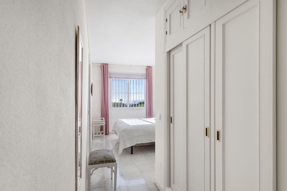 2 quarto Apartamento para venda em Calahonda com piscina garagem - 349 000 € (Ref: 9496637)