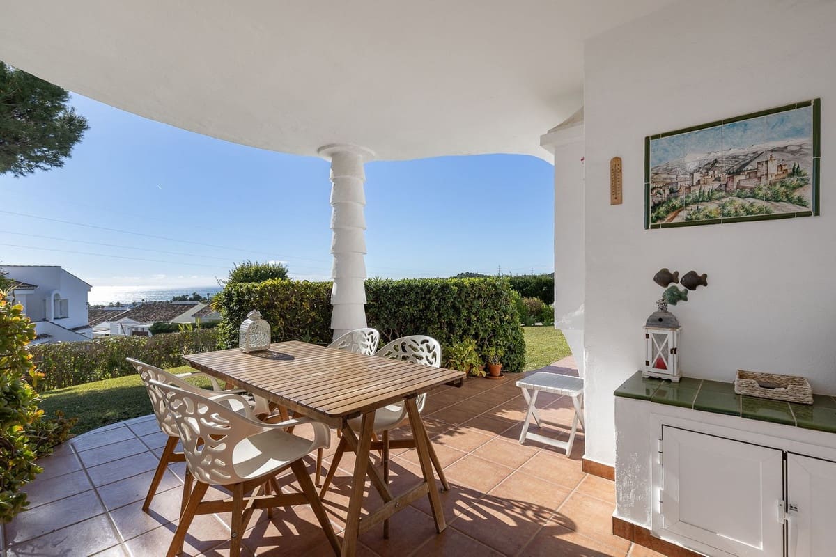 Apartamento de 2 habitaciones en Calahonda en venta con piscina garaje - 349.000 € (Ref: 9496637)