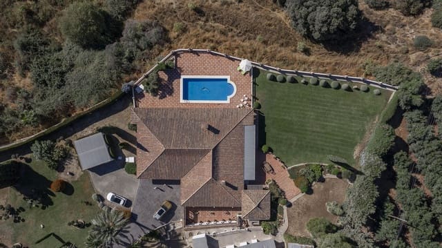 4 soveværelse Finca/Landehus til salg i Coín med swimmingpool garage - € 950.000 (Ref: 9500796)