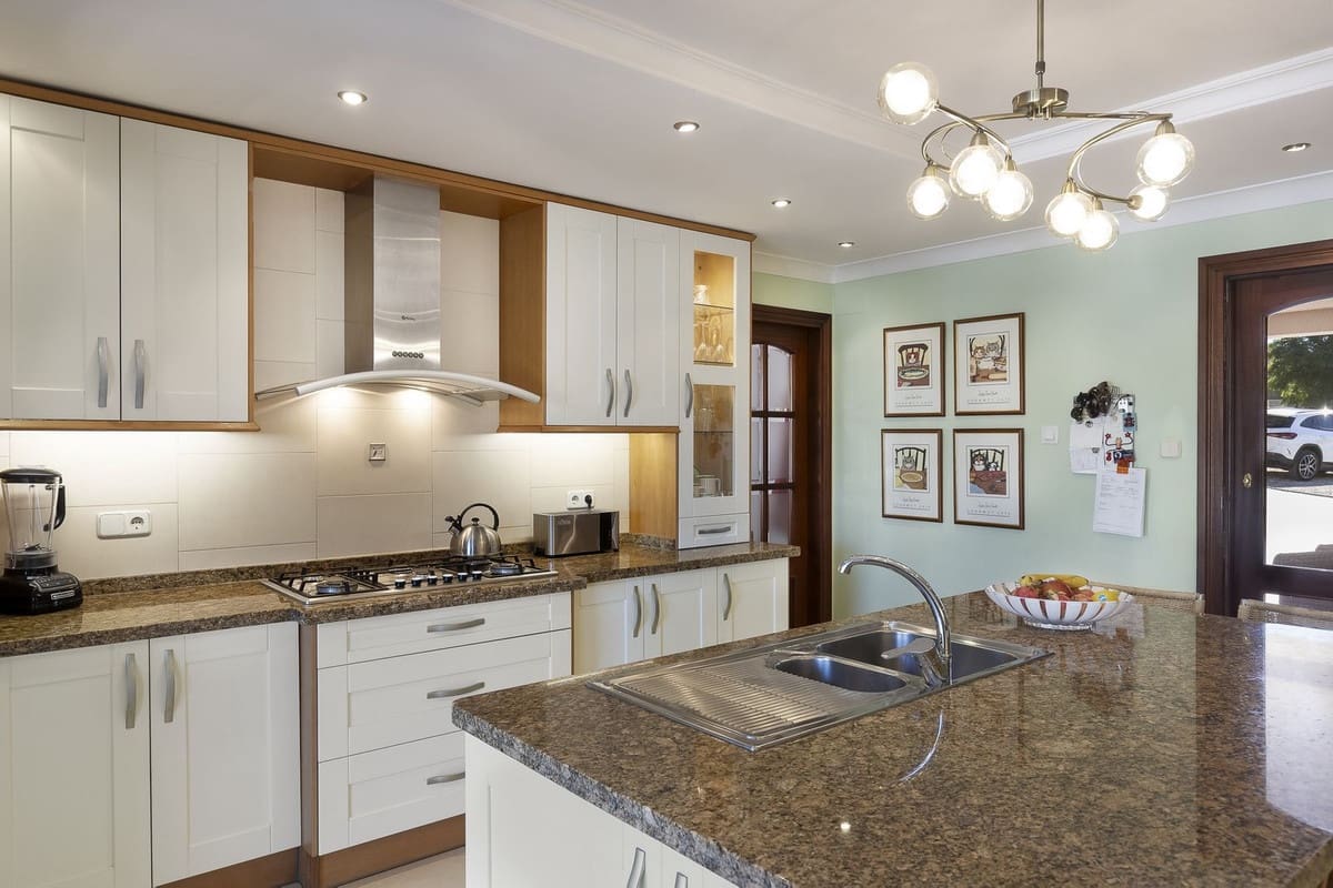 4 bedroom Finca/Country House for sale in Coin with pool garage - € 950,000 (Ref: 9500796)