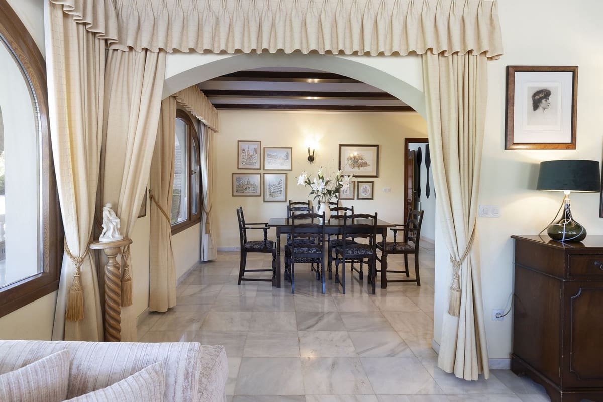 4 bedroom Finca/Country House for sale in Coin with pool garage - € 950,000 (Ref: 9500796)