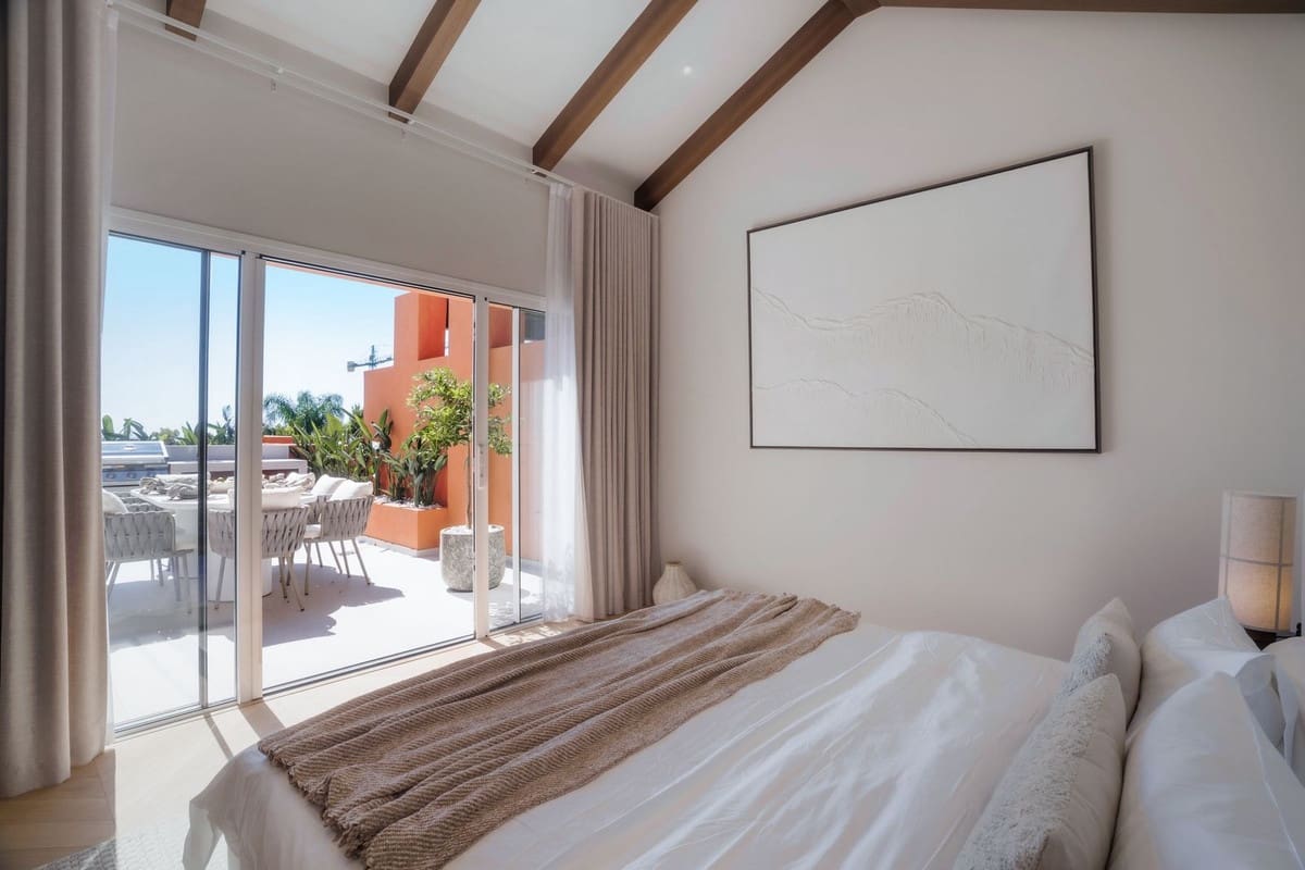 4 bedroom Penthouse for sale in Nueva Andalucia with pool garage - € 1,749,000 (Ref: 9539672)