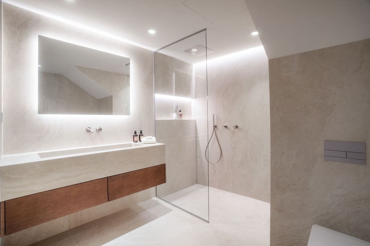 4 bedroom Penthouse for sale in Nueva Andalucia with pool garage - € 1,749,000 (Ref: 9539672)