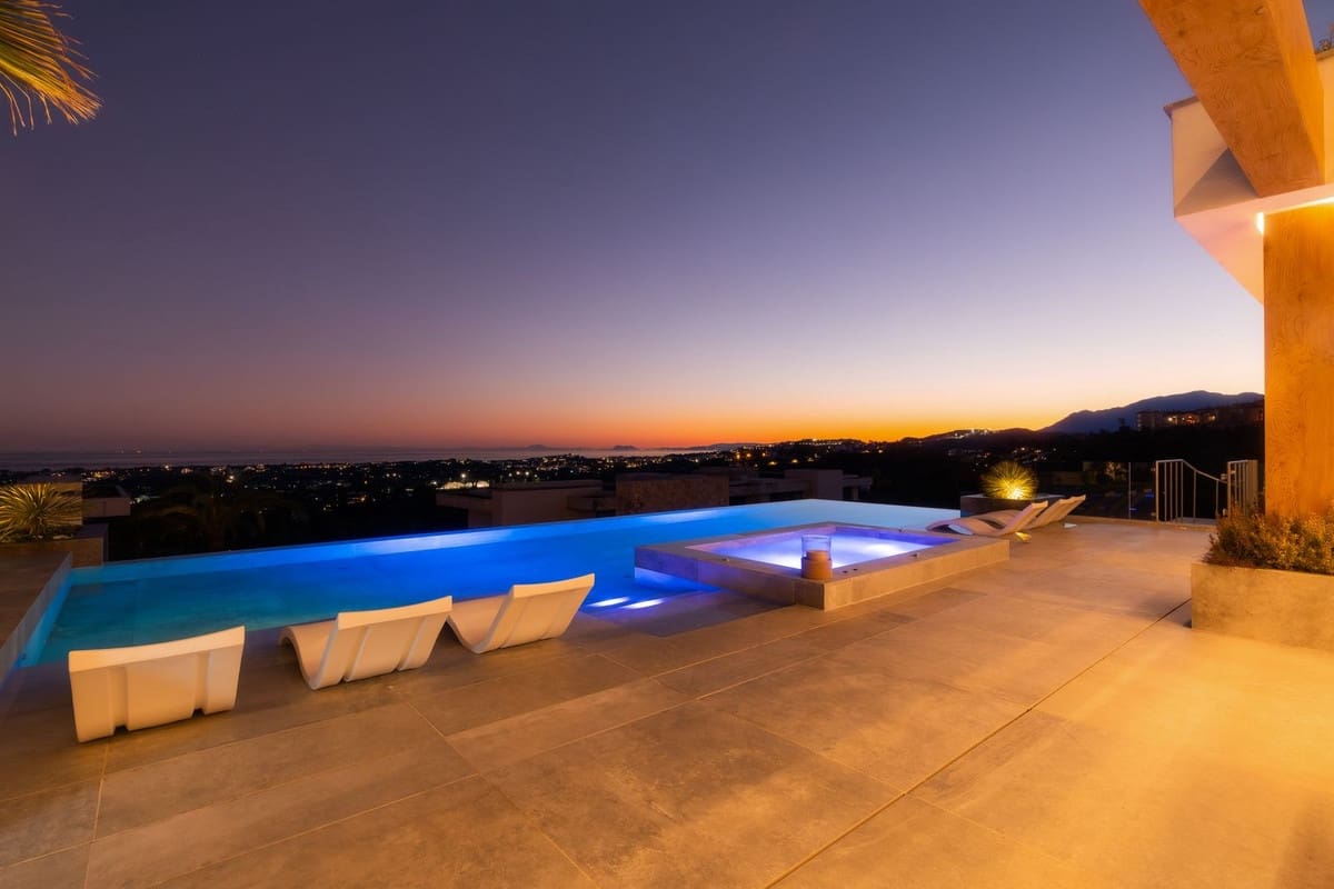 Chalet de 6 habitaciones en La Quinta en venta con piscina garaje - 10.995.000 € (Ref: 9542083)