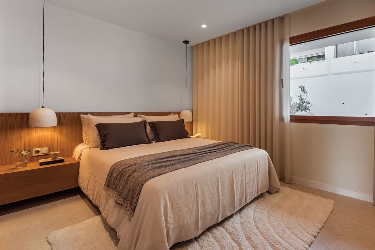 4 bedroom Townhouse for sale in Aloha Golf with garage - € 1,595,000 (Ref: 9554271)