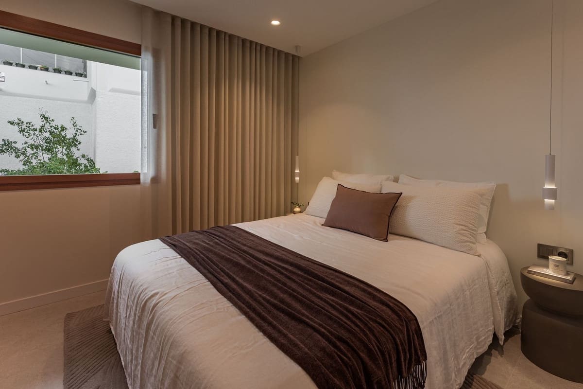 4 bedroom Townhouse for sale in Aloha Golf with garage - € 1,595,000 (Ref: 9554271)