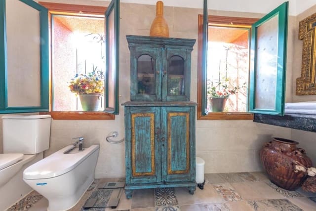 6 soverom Villa til salgs i Torremolinos med svømmebasseng garasje - € 990 000 (Ref: 9557333)