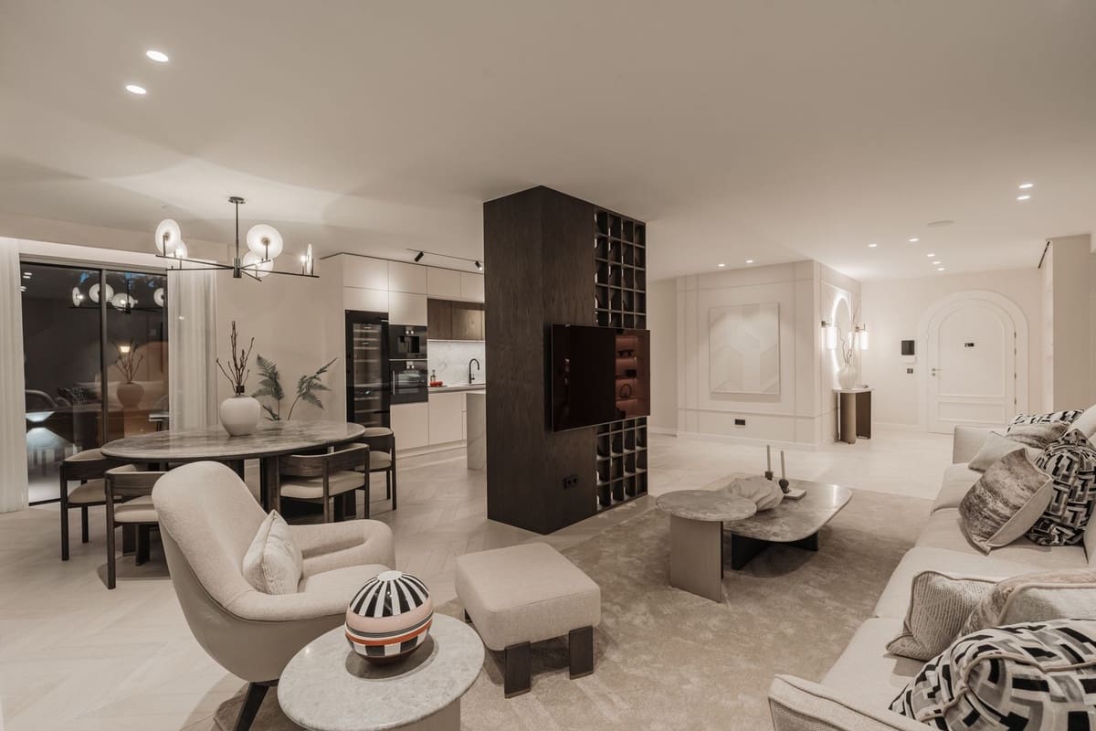 4 bedroom Beach Apartment for sale in Nueva Andalucia with pool garage - € 2,648,000 (Ref: 9597183)