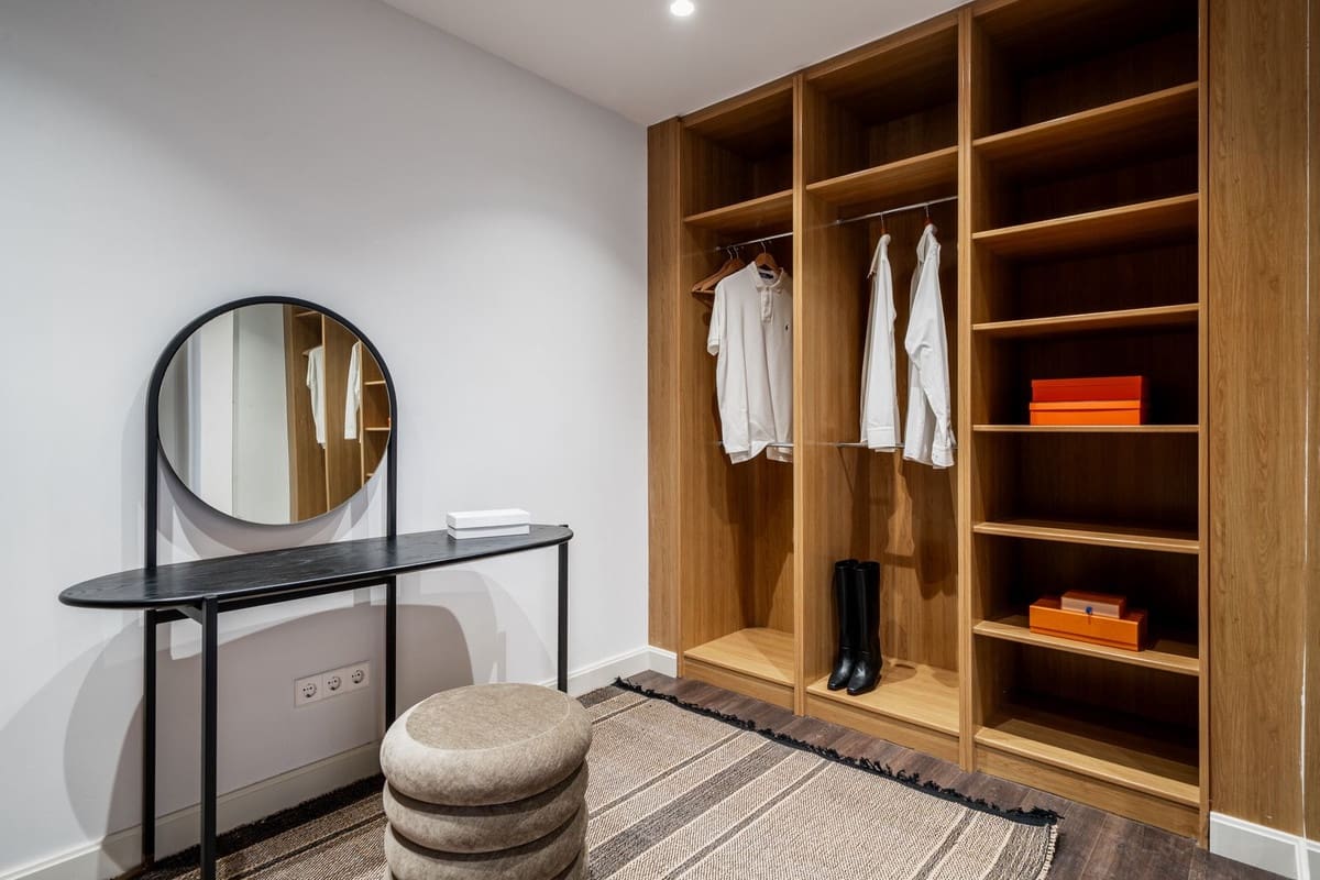 5 makuuhuone Huvila myytävänä paikassa Estepona mukana uima-altaan 
autotalli - 2 195 000 € (Ref: 9645631)