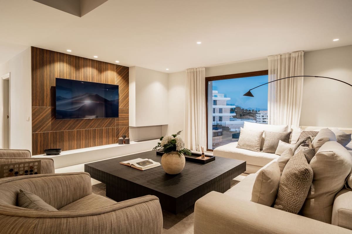 5 soveværelse Villa til salg i Estepona med swimmingpool garage - € 2.195.000 (Ref: 9645631)