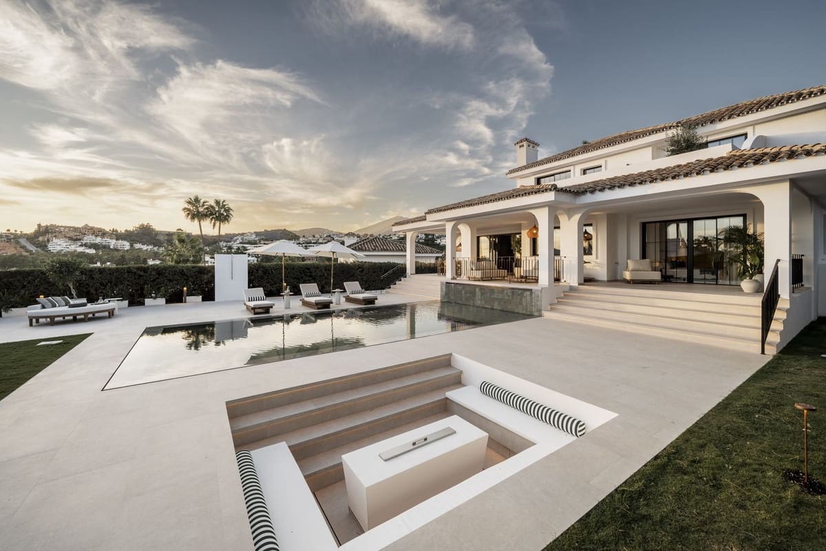 5 sovrum Villa till salu i Nueva Andalucia med pool garage - 5 950 000 € (Ref: 9675132)