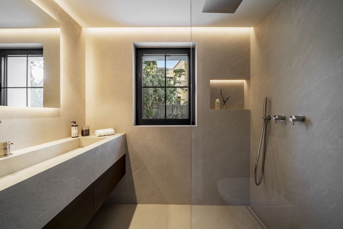 Chalet de 5 habitaciones en Nueva Andalucia en venta con piscina garaje - 5.950.000 € (Ref: 9675132)