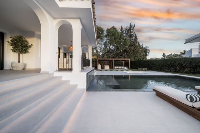 5 soveværelse Villa til salg i Nueva Andalucia, Marbella med swimmingpool garage - € 5.950.000 (Ref: 9675132)