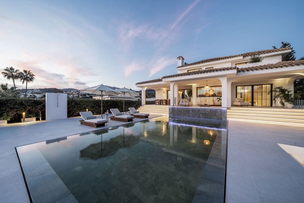5 quarto Moradia para venda em Nueva Andalucia com piscina garagem - 5 950 000 € (Ref: 9675132)