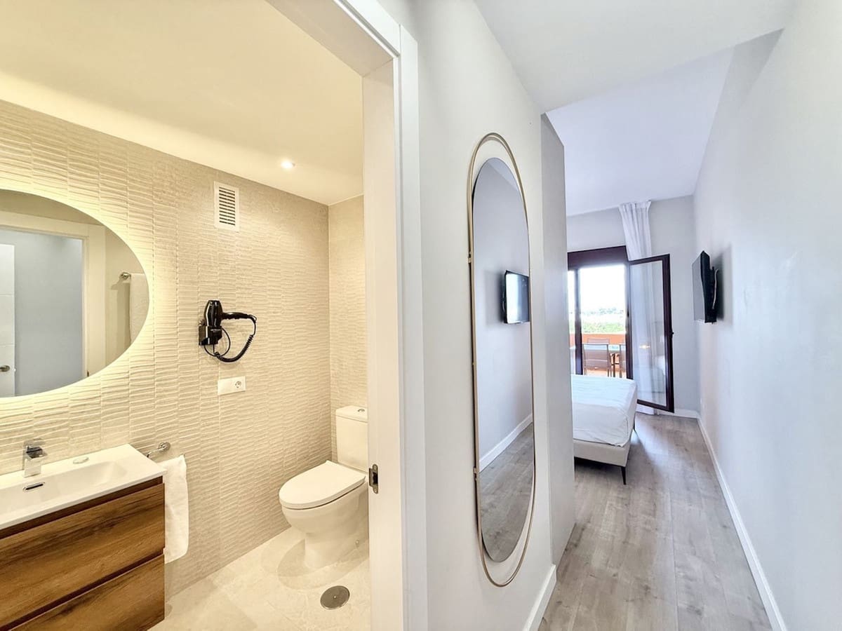 Apartamento de 2 habitaciones en Benahavís en venta con piscina garaje - 259.000 € (Ref: 9699860)