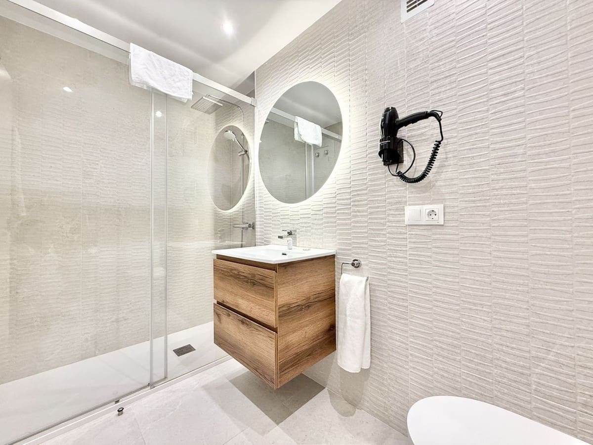 Apartamento de 2 habitaciones en Benahavís en venta con piscina garaje - 259.000 € (Ref: 9699860)