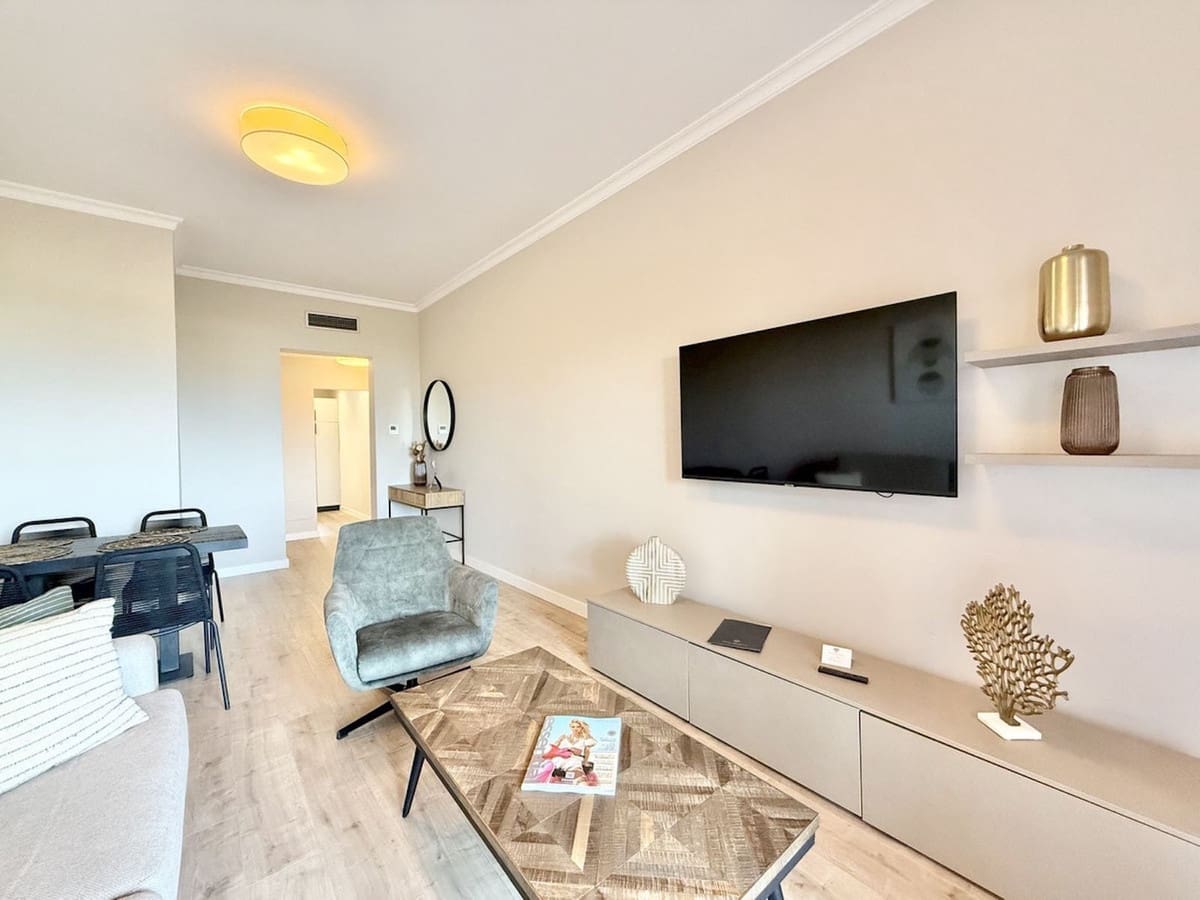 2 bedroom Apartment for sale in Benahavis with pool garage - € 259,000 (Ref: 9699860)