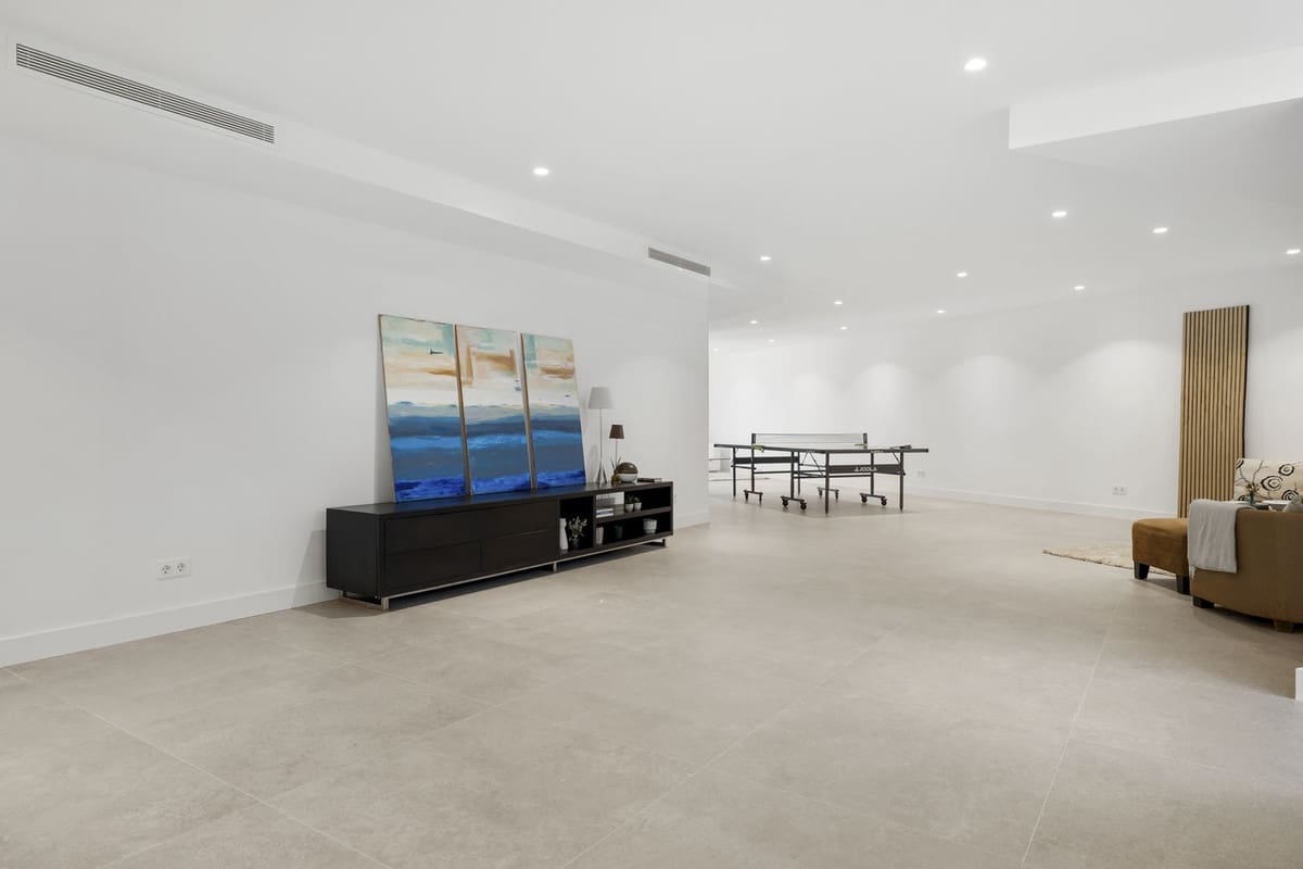 5 quarto Moradia para venda em Marbesa com piscina garagem - 3 345 000 € (Ref: 9720612)