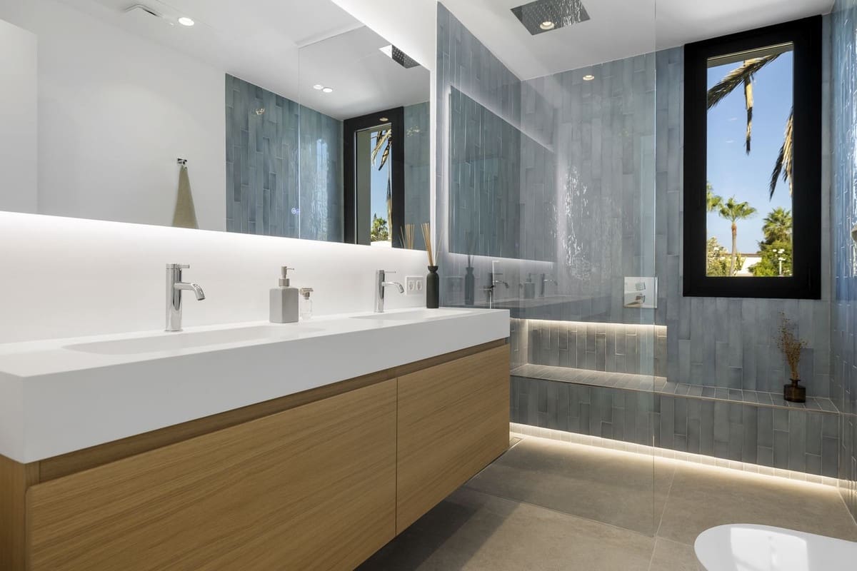 5 quarto Moradia para venda em Marbesa com piscina garagem - 3 345 000 € (Ref: 9720612)