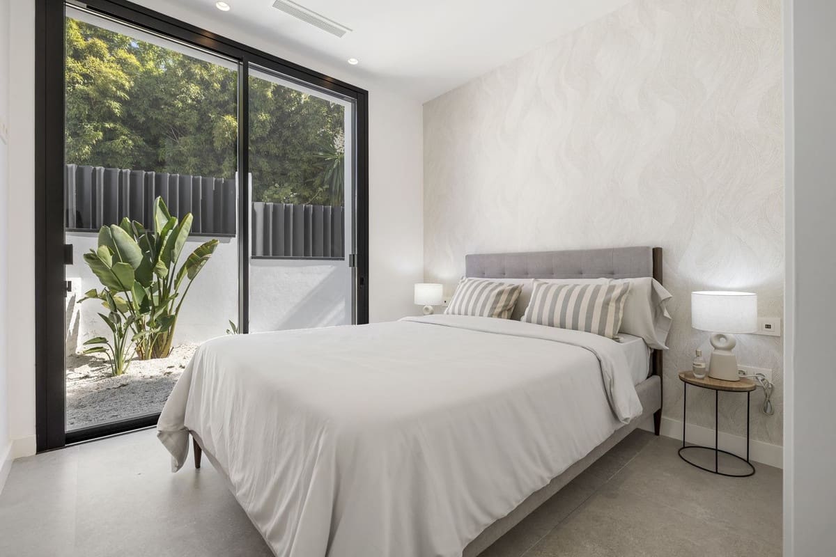 5 quarto Moradia para venda em Marbesa com piscina garagem - 3 345 000 € (Ref: 9720612)