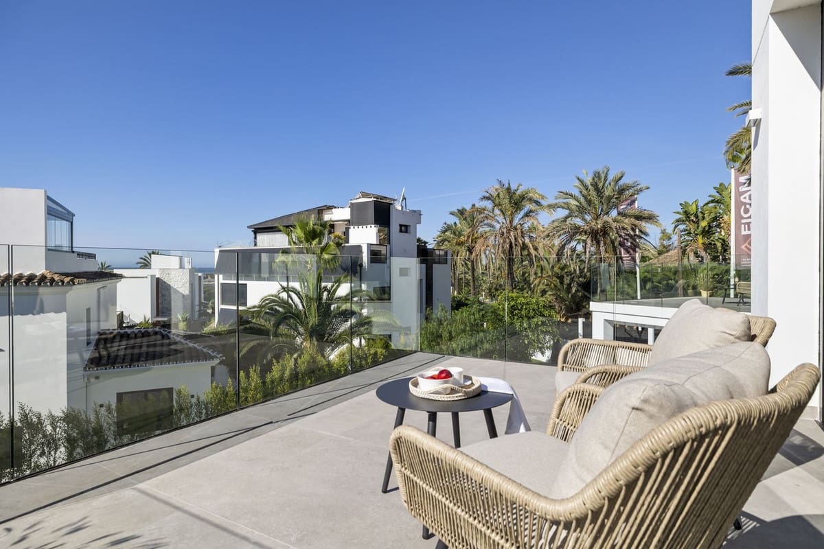 5 quarto Moradia para venda em Marbesa com piscina garagem - 3 345 000 € (Ref: 9720612)