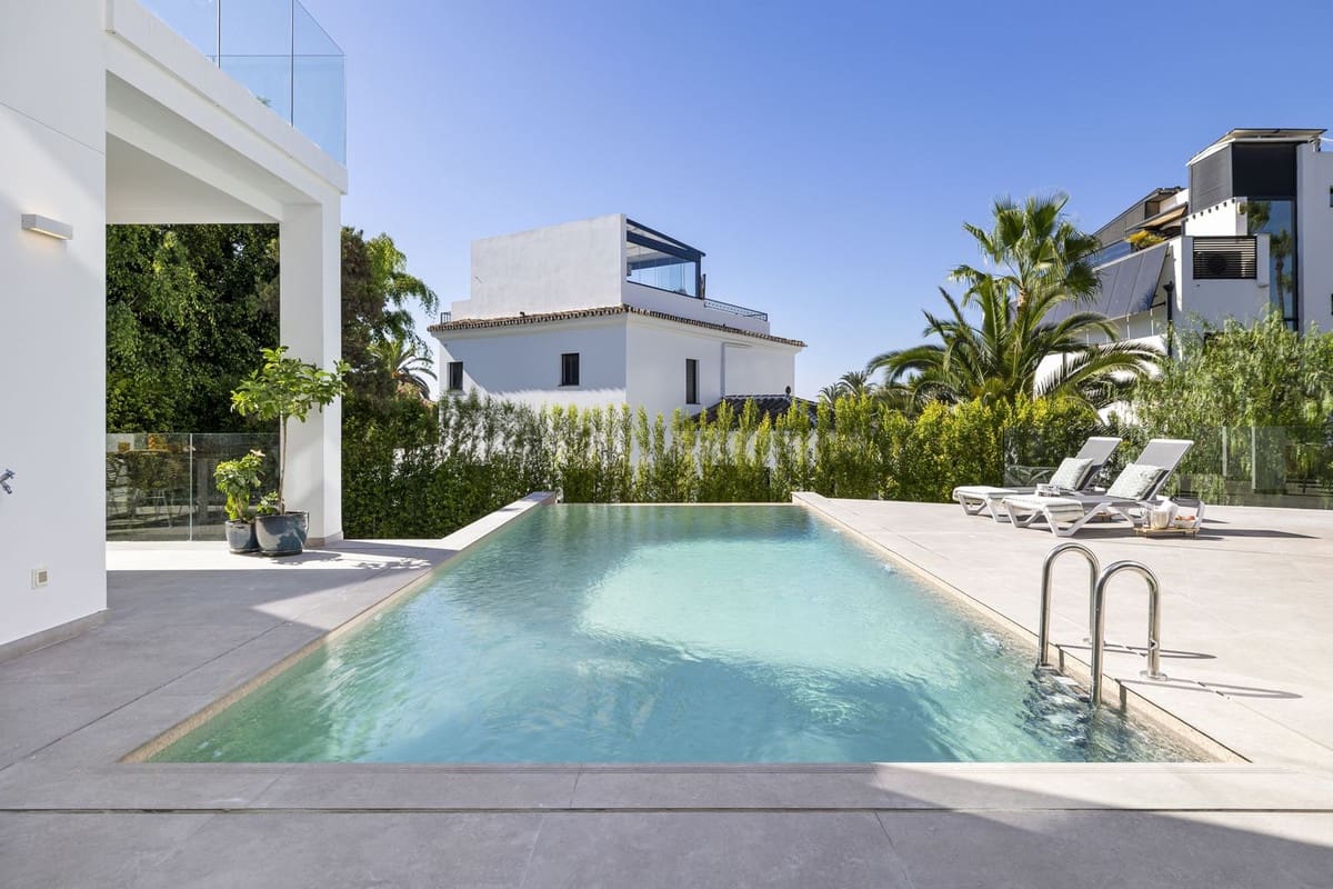 5 Zimmer Villa zu verkaufen in Marbesa mit Pool Garage - 3.345.000 € (Ref: 9720612)