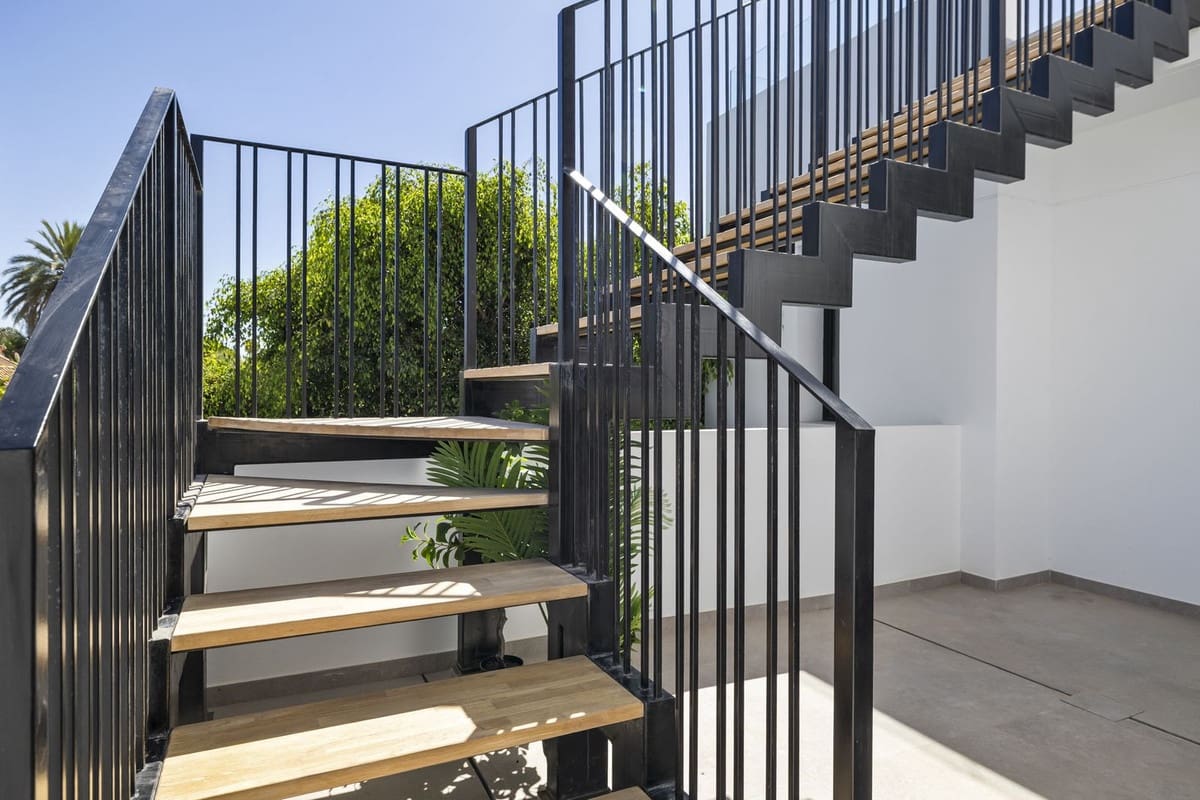 5 Zimmer Villa zu verkaufen in Marbesa mit Pool Garage - 3.345.000 € (Ref: 9720612)