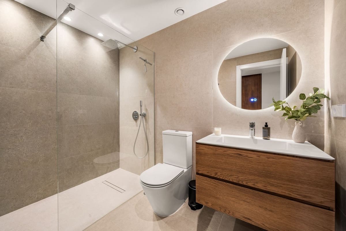 4 bedroom Villa for sale in Nueva Andalucia with pool garage - € 2,650,000 (Ref: 9734216)