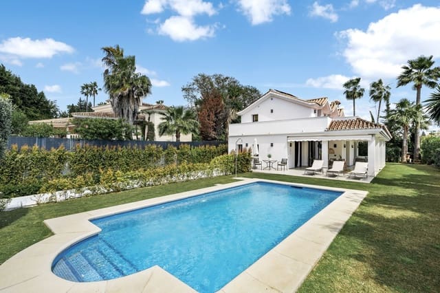 4 bedroom Villa for sale in Nueva Andalucia, Marbella with pool garage - € 2,650,000 (Ref: 9734216)